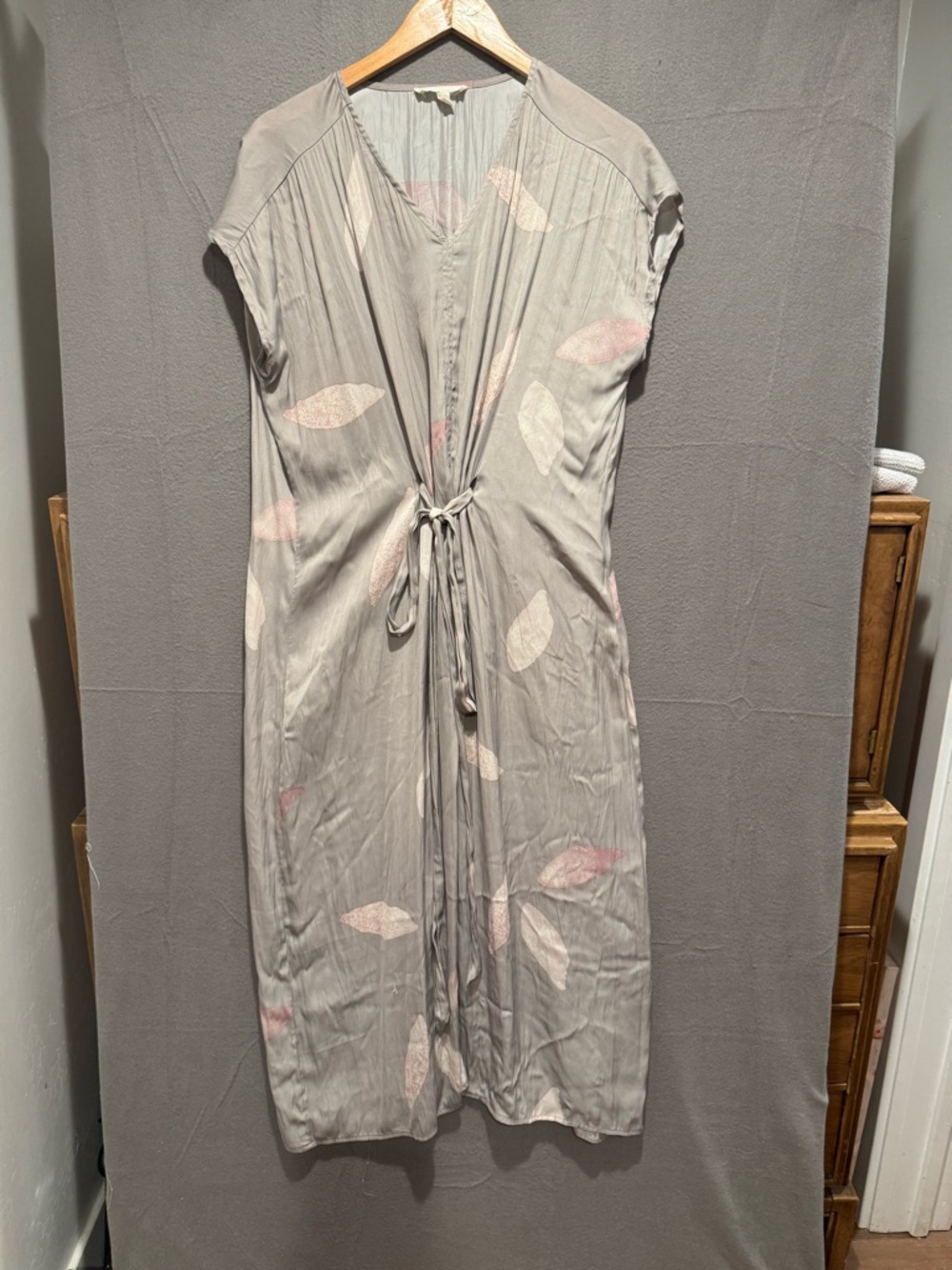 Light Gray Maxi Dress Kaftan with Subtle Pink Leaf Print - Picture 1 of 4